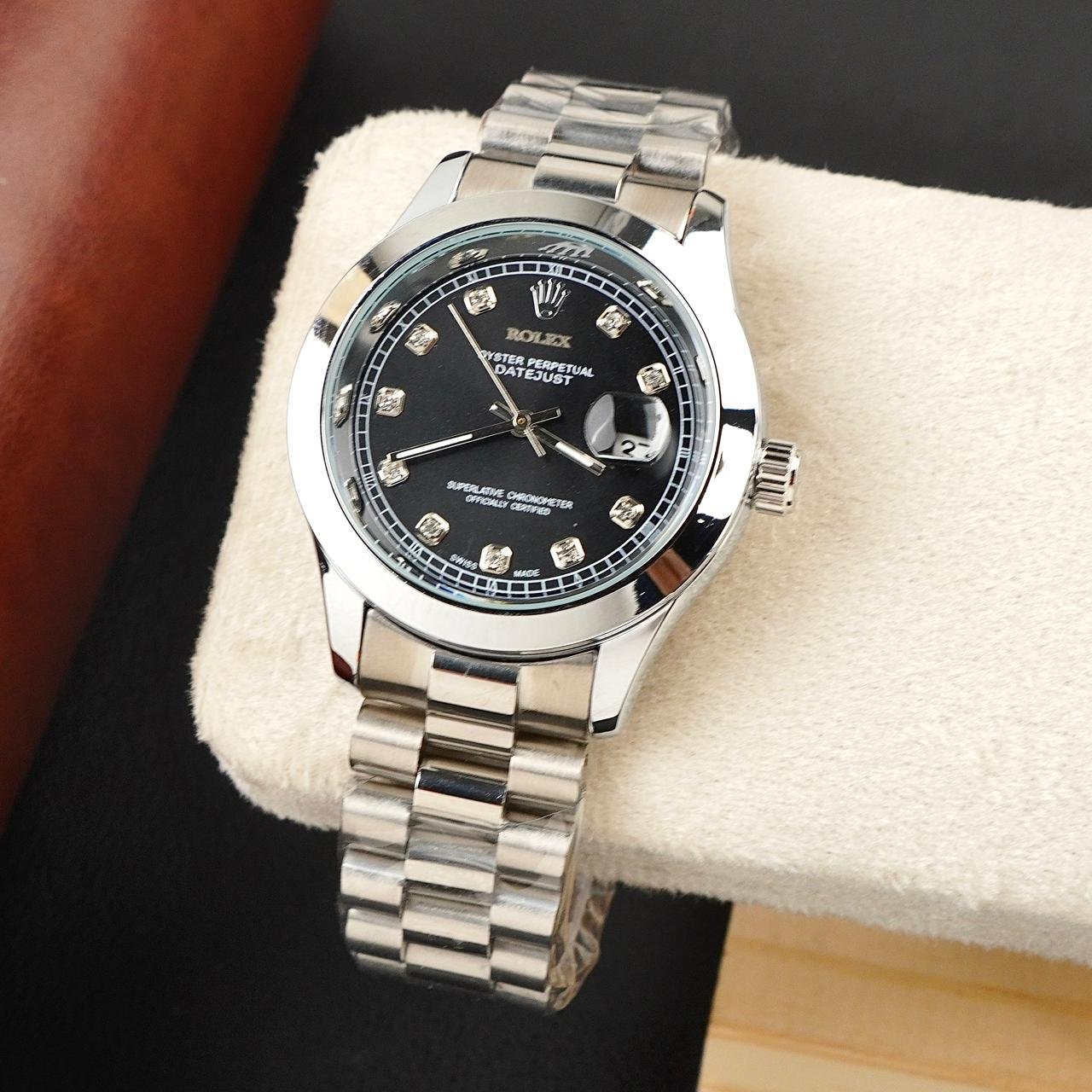 Rolex Silver Black With Circular Lining