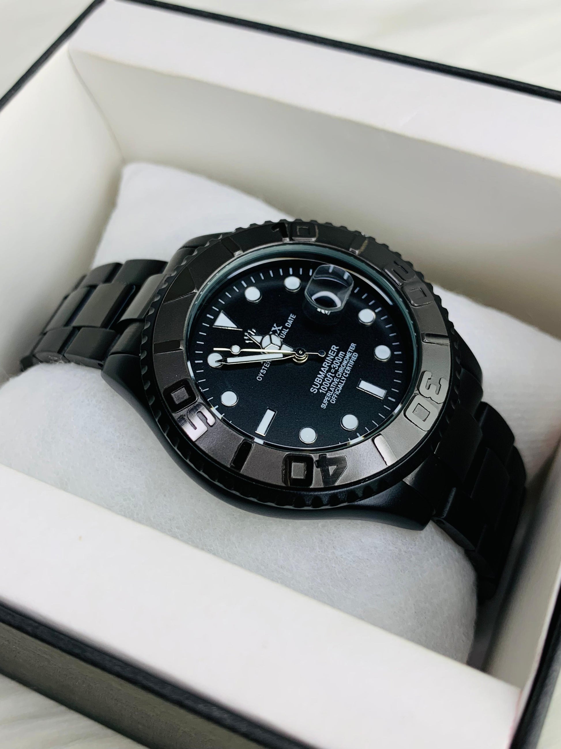 Men - Date Only - Submariner Rotating Dial - Black AURA