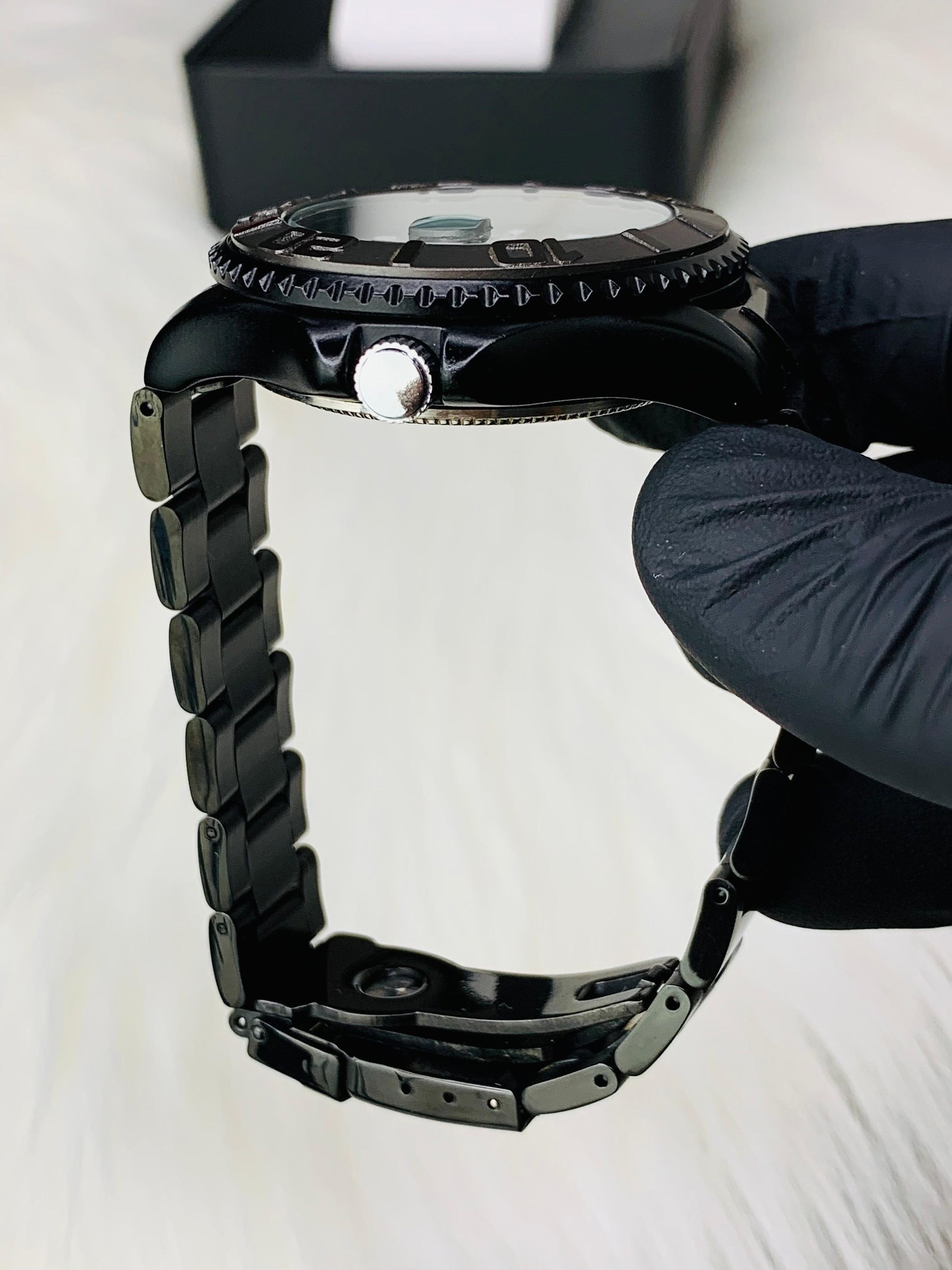 Men - Date Only - Submariner Rotating Dial - Black AURA